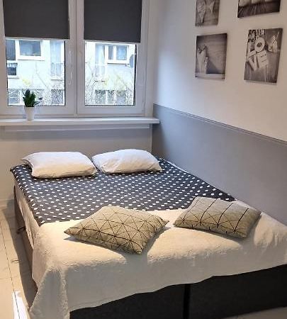 Nighthost Robotnicza 32 M248 Wroclaw Free Parking Apartman Szoba fotó